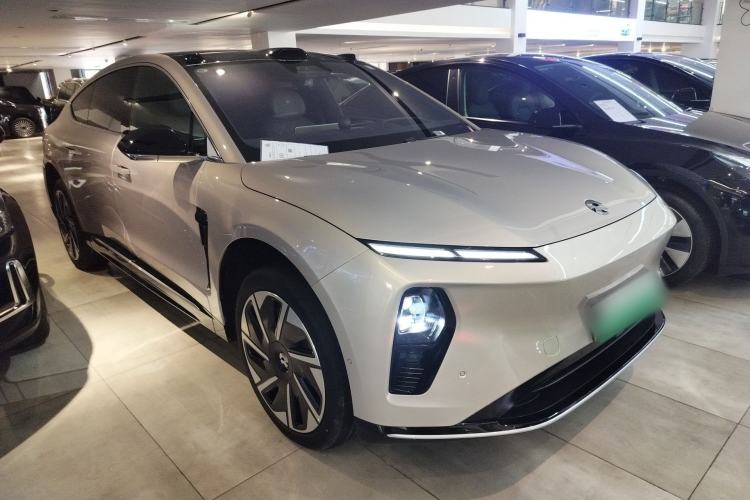 Used Nio ET9 2025 100 kWh Front Right 45 Deg