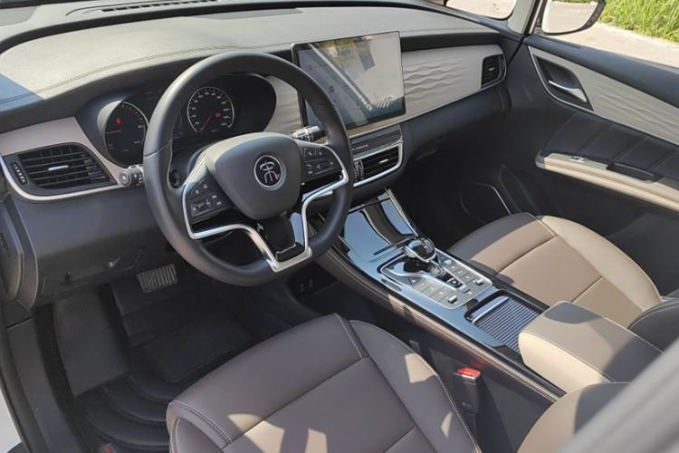 Used BYD Song MAX New Energy 2022 DM-i 105KM Prestige Model Interior 5