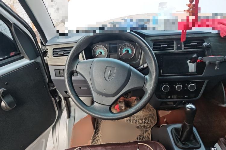 Used Jinbei Hiace X30 2023 1.5L Super-Comfortable Passenger Van 5/6/7-Seater Non-Air-Conditioned Version Model SWC15M