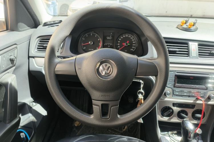 Used Volkswagen Lavida 2013 Revised Classic 1.6L Automatic Fashion Edition Steering Wheel