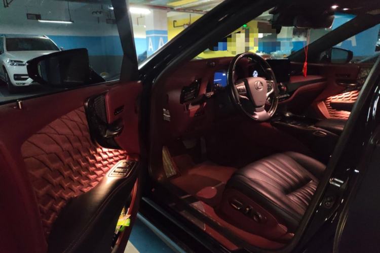 Used Lexus LS 2021 500h Executive Edition Driver Seat