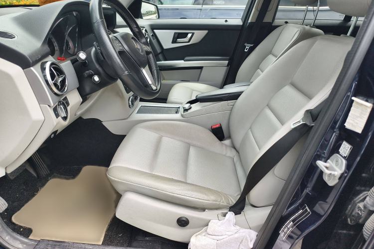 Used Mercedes-Benz GLK-Class 2013 GLK 300 4MATIC Dynamic Sunroof Model
