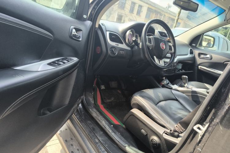 Used Fiat Freemont 2013 2.4L Luxury Navigation Edition
