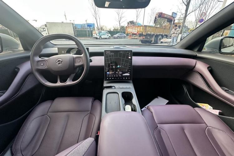 Used Nio ET5 2024 75 kWh Interior 11