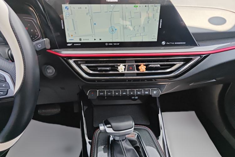 Used CHANGAN OSHAN X5 2021 1.5T DCT Prestige Edition Audio And AC Panel