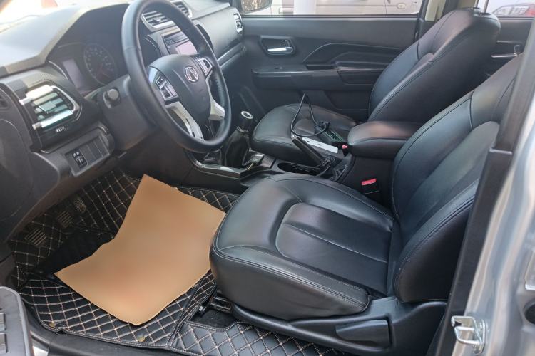 Used Great Wall Wingle 5 2017 2.4L European Version Gasoline Two-Wheel Drive Entry-Level Big Double Cab 4G69S4N Left Front Seat