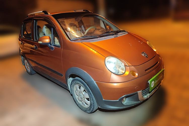 Used Baojun Lechi 2012 Revised Version 1.2L Manual Sporty Fashion Edition Front Right 45 Deg