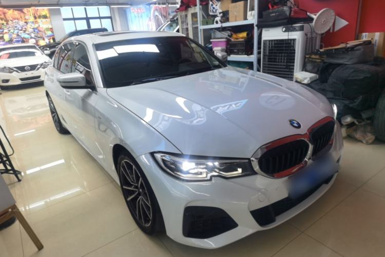 Used BMW 3 Series 2022 320Li M Sport Package Front Right 45 Deg