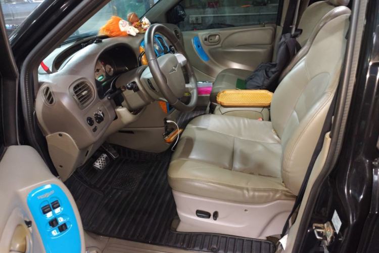 Used Chrysler Grand Voyager 2007 3.3L Business Edition Left Front Seat