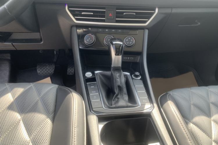 Used Volkswagen Sagitar 2023 300TSI DSG Excellence Edition Interior 4