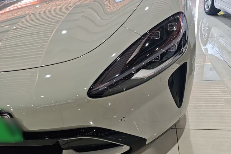 Used Xiaomi Auto SU7 2024 Four-Wheel Drive Ultra-Long Range Advanced Intelligent Driving Max Edition
