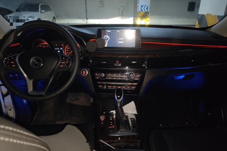 Used Hanteng X7 2016 2.0T DCT Luxury Edition Center Console