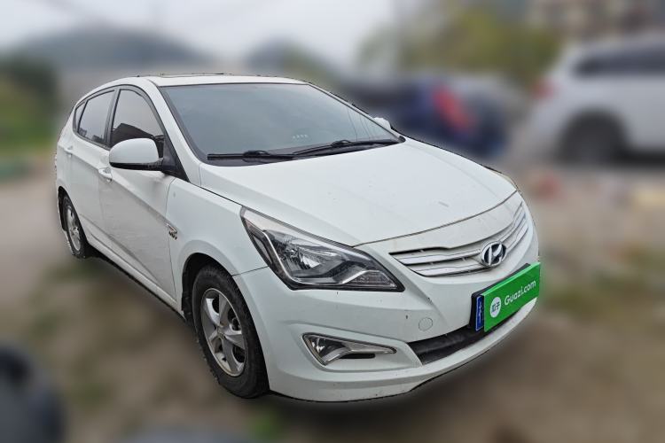 Used Hyundai Verna Ray 2014 1.4L Automatic GLX Front Right 45 Deg