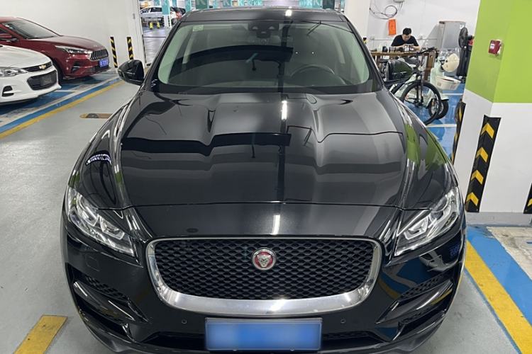 Used Jaguar F-PACE 2018 2.0T Four-Wheel Drive Urban Luxury Edition
