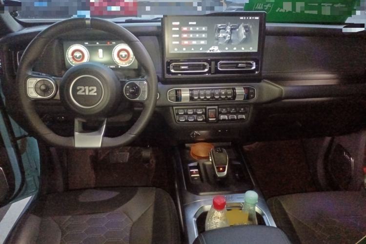 Used 212 T01 2025 2.0T Changfeng
