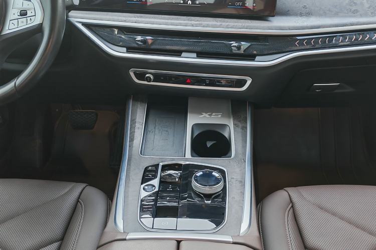 Used BMW X5 2023 xDrive 30Li Luxury M Sport Package
