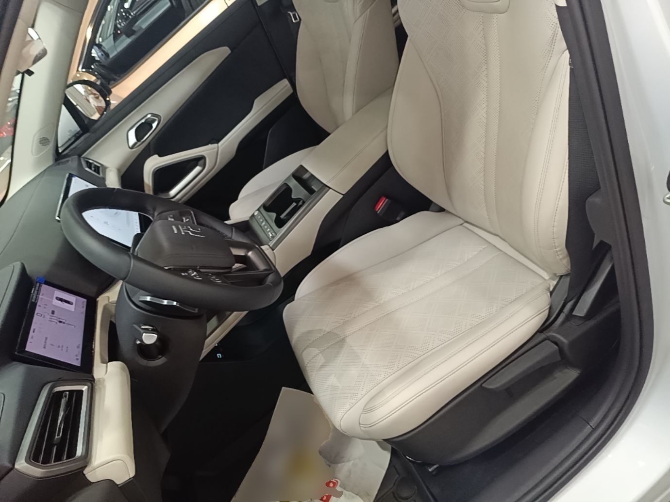 BYD Yuan UP 2025 Intelligent Driving Version 401 KM Dynamic Edition — снимка 17