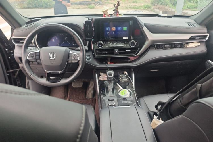 Used Toyota Crown Kluger 2022 2.0T Four-Wheel Drive Enjoyment Edition Center Console