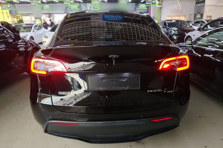 Used Tesla Model Y 2022 Long-Range All-Wheel-Drive Version