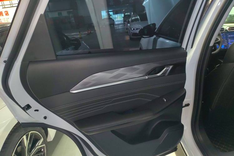 Used Dongfeng Aeolus Mage 2025 1.5T Luxury Version
