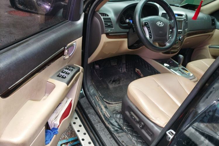 Used Hyundai Santa Fe Classic 2011 2.4 Comfort Edition 7-Seater Two-Wheel Drive Driver Seat