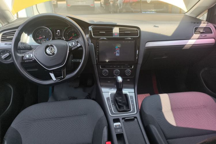 Used Volkswagen Golf 2018 180TSI Automatic Comfort Model
