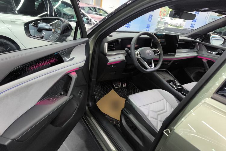 Used Volkswagen Tayron 2025 Tiguan L 380TSI 4Motion Luxury Driver Seat