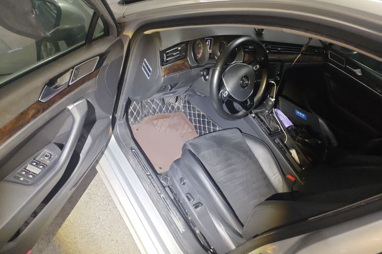 Used Volkswagen Magotan 2017 330TSI DSG Luxury Model
