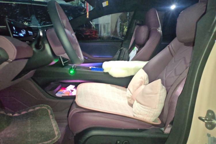 Used Nio ET5 2024 75 kWh Left Front Seat