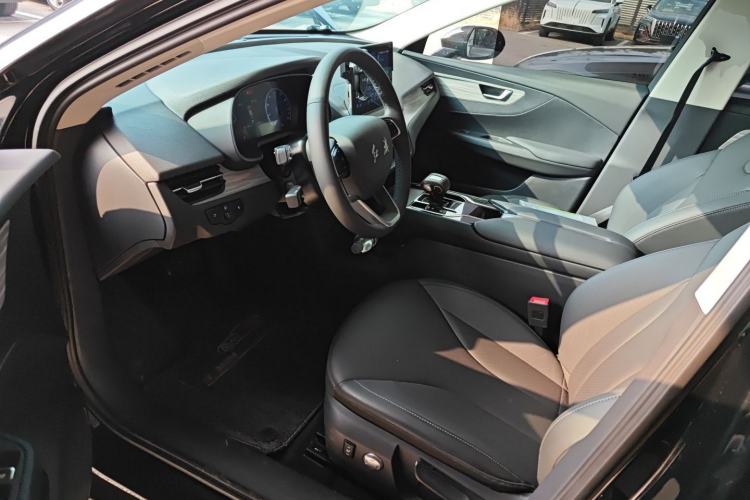 Used Hongqi E-QM5 2024 560km PLUS Left Front Seat