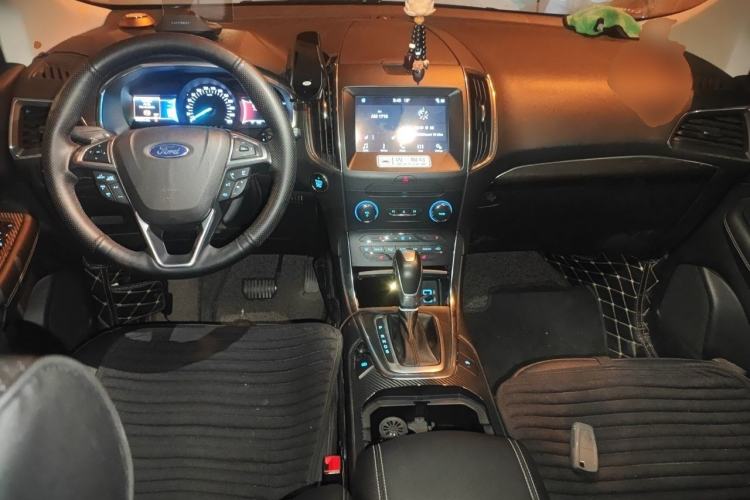 Used Ford Edge 2018 EcoBoost 245 Two-Wheel-Drive Titanium 7-Seater China V Standard
