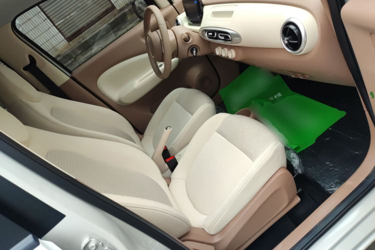 Used Wuling Hongguang MINIEV 2025 Four-Door Version Advanced Edition Right Front Seat