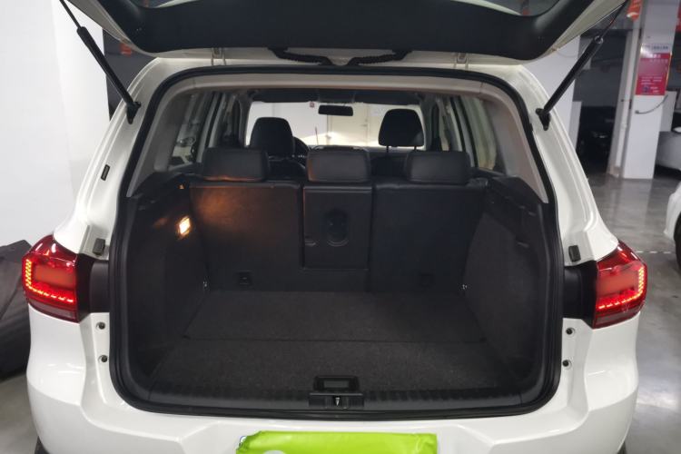 Used Volkswagen Tiguan L 2016 280TSI Automatic Two-Wheel-Drive Silk Road Style Edition