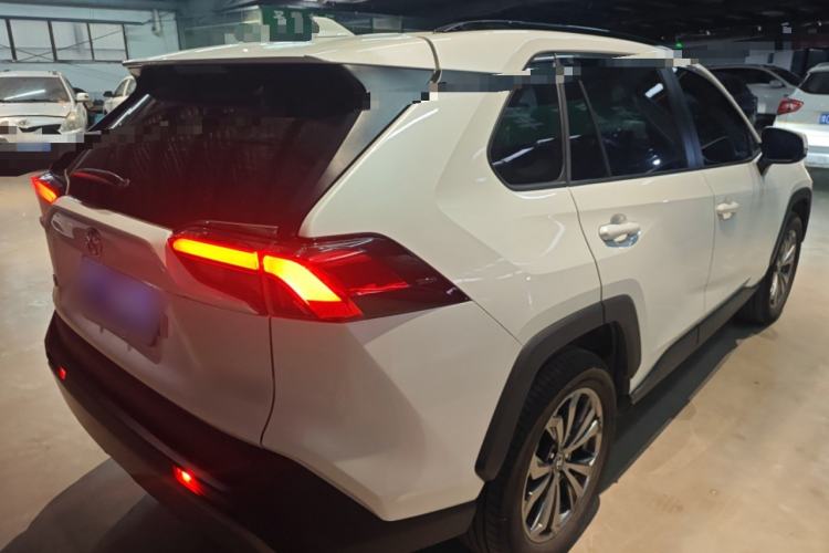 Used Toyota RAV4 2023 2.0L CVT Two-Wheel Drive Fashion Plus Edition
