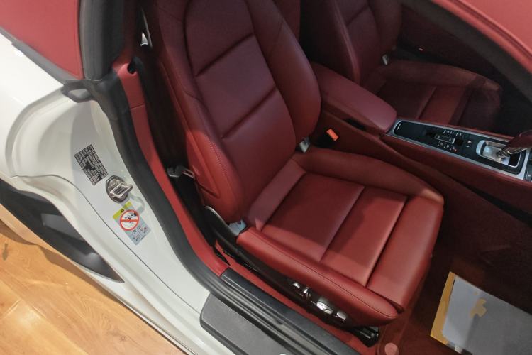 Used Porsche 718 2022 Boxster 2.0T Right Front Seat