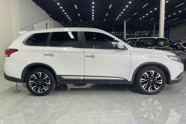 Used Mitsubishi Outlander 2021 2.4L 4x4 Comfort Edition 5 Seats