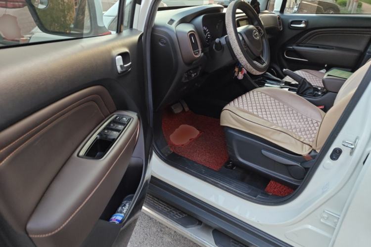 Used GAC Trumpchi GS3 2017 150N Automatic Elite Edition Driver Seat