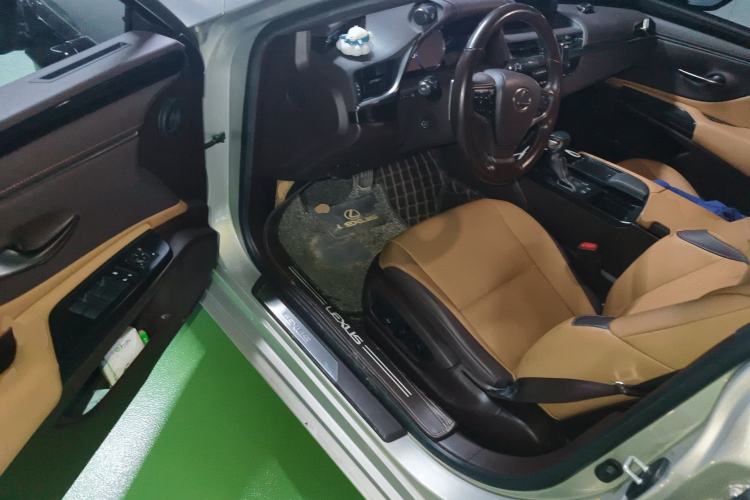 Used Lexus ES 2020 200 Excellence Edition