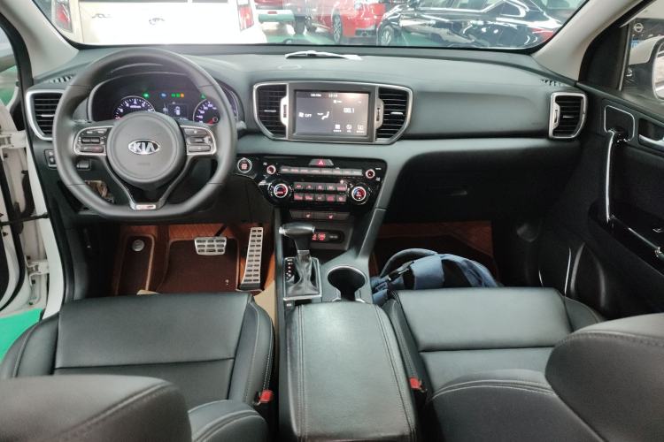 Used Kia KX5 2017 1.6T Automatic Two-Wheel Drive 15th Anniversary Special Edition DLX Interior 2