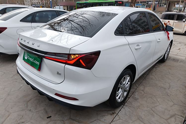 Used Roewe i5 2026 Model 1.5L Manual Comfort Version
