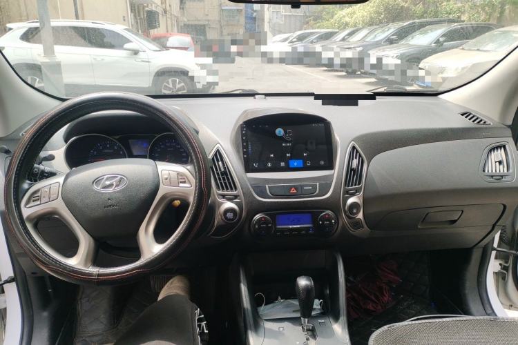 Used Hyundai ix35 2013 2.0L Automatic Two-Wheel Drive Smart GLS China IV Standard
