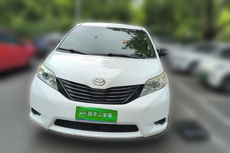 Used Toyota SIENNA 