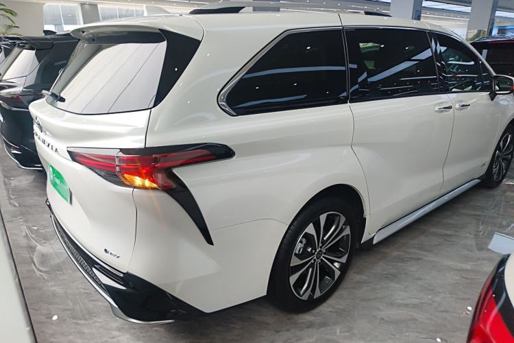 Used Toyota Granvia 2024 2.5L Hybrid Prestige ULTRA Edition Rear Right 45 Deg