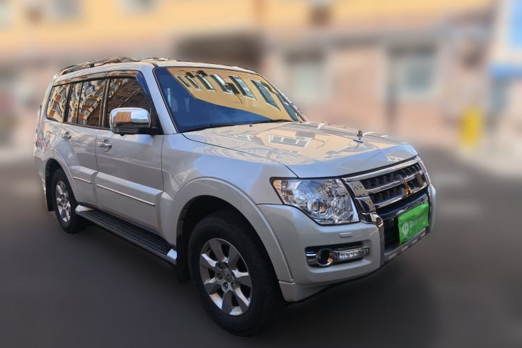 Used Mitsubishi Pajero 