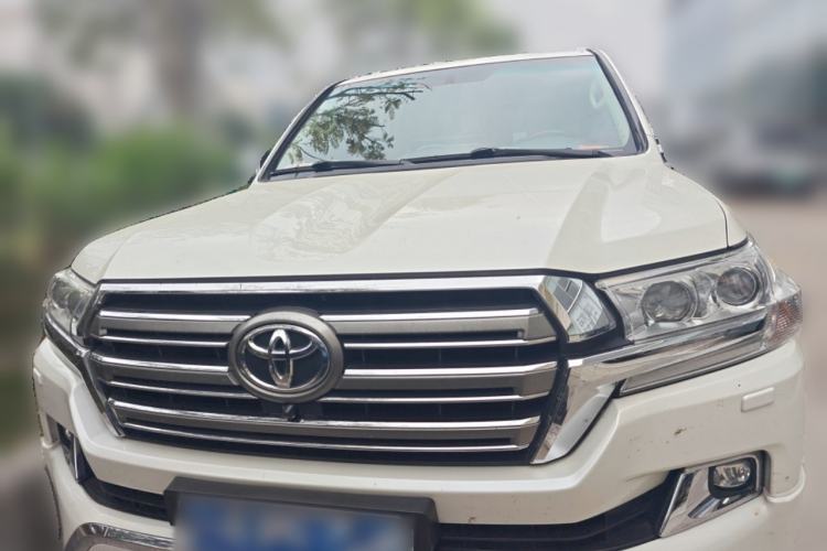 Used Toyota Land Cruiser  Front