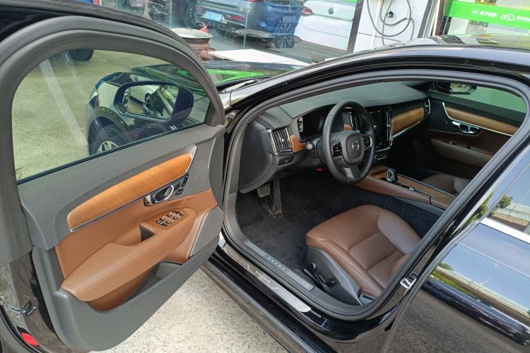 Used Volvo S90 2024 B5 Zhiyi Luxury Edition
