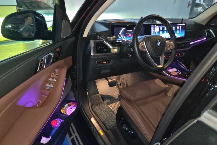 Used BMW X7 2023 xDrive40i Luxury Package with Leading Features
