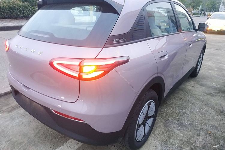 Used Geely Galaxy Geome 2025 410 km Free Version