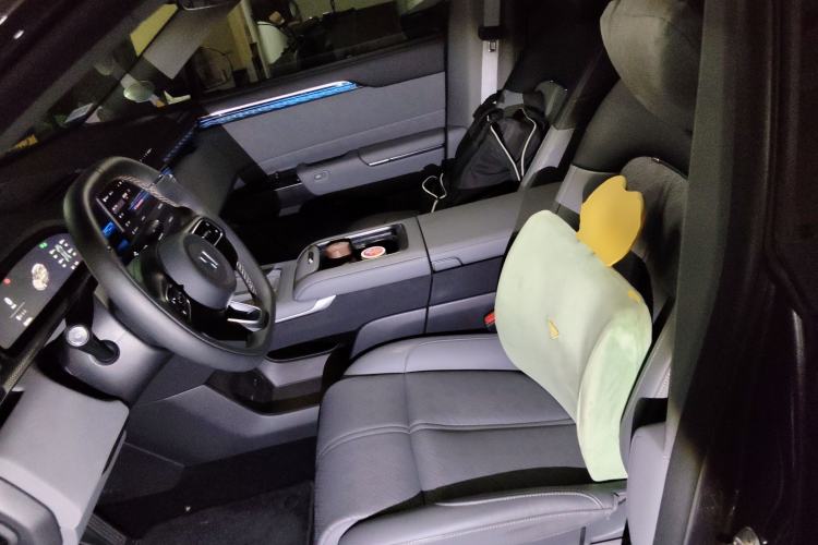 Used Zeekr 7X 2025 100 kWh Long-Range Rear-Wheel Drive with Intelligent Driving Features
