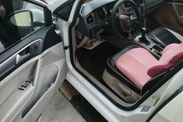 Used Volkswagen Golf 2015 1.6L Automatic Comfort Model
